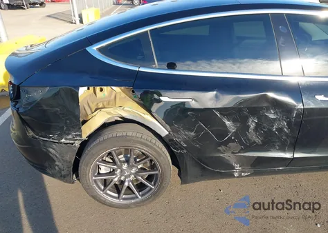 2018 Tesla Model 3 Long Range/Mid Range from USA, damaged, VIN 5YJ3E1EA8JF172365